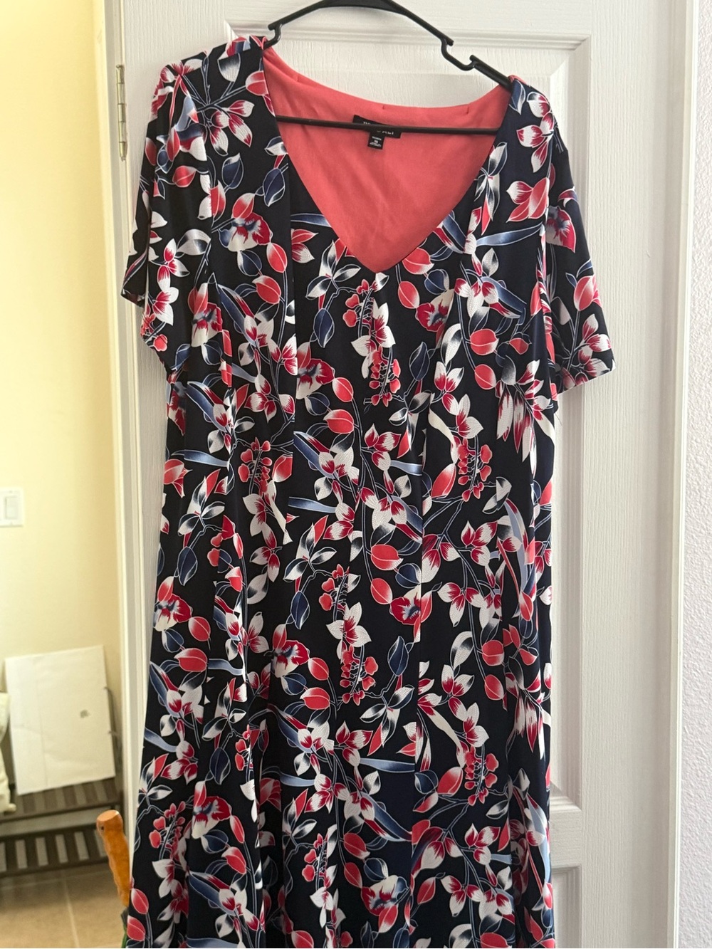 Roz & Ali Navy Floral V-Neck Tunic with Coral Accents